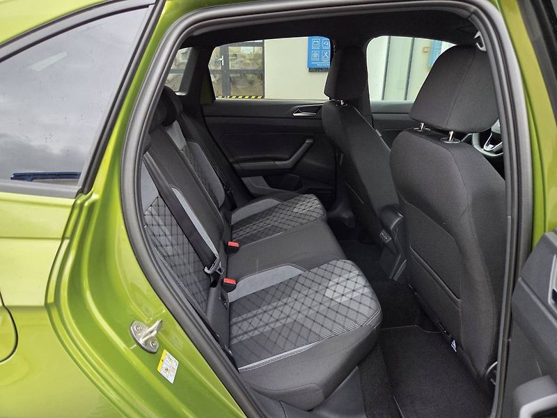 Volkswagen Taigo (2025) 1.5 TSI DSG R-Line - fotka 42 z 46