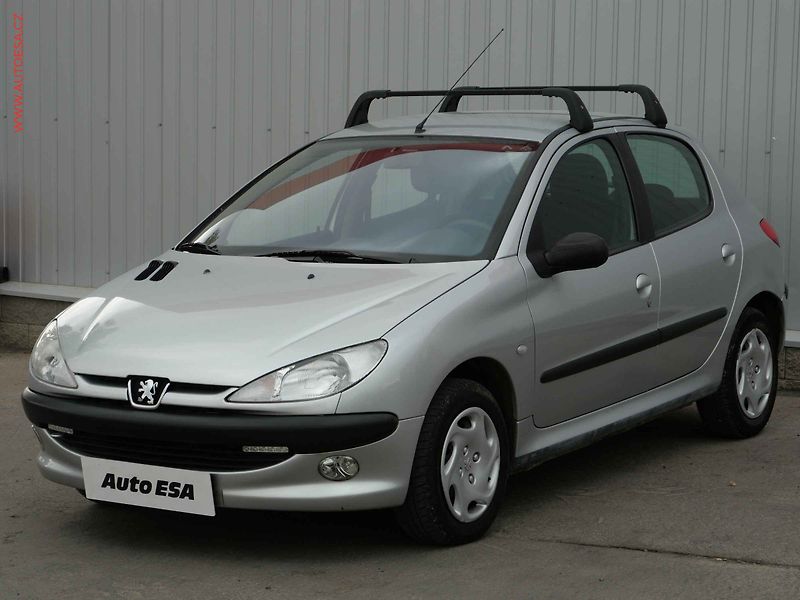 Peugeot 206 (2003) 1.4HDi, 2.maj,ČR, AC, tažné - fotka 3 z 12