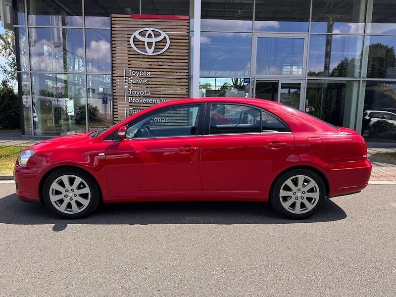 Toyota Avensis - fotka 5 z 11