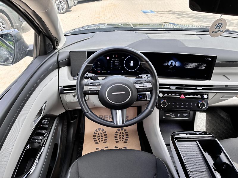 Hyundai Tucson 1.6T-GDi HEV 158kW DCT PREMIUM - fotka 17 z 35