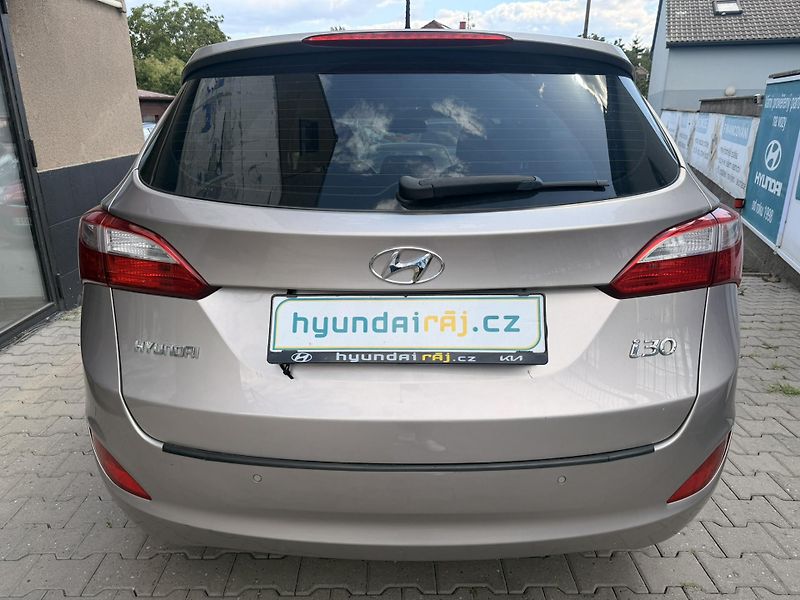 Hyundai i30 (2015) 1.6-NÍZKÁ SPOTŘEBA-AUT-SENZORY - fotka 6 z 28