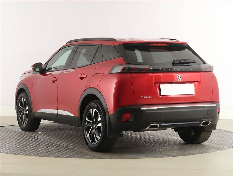 Peugeot 2008 (2022) 1.2 PureTech, Automat, ČR - fotka 4 z 25