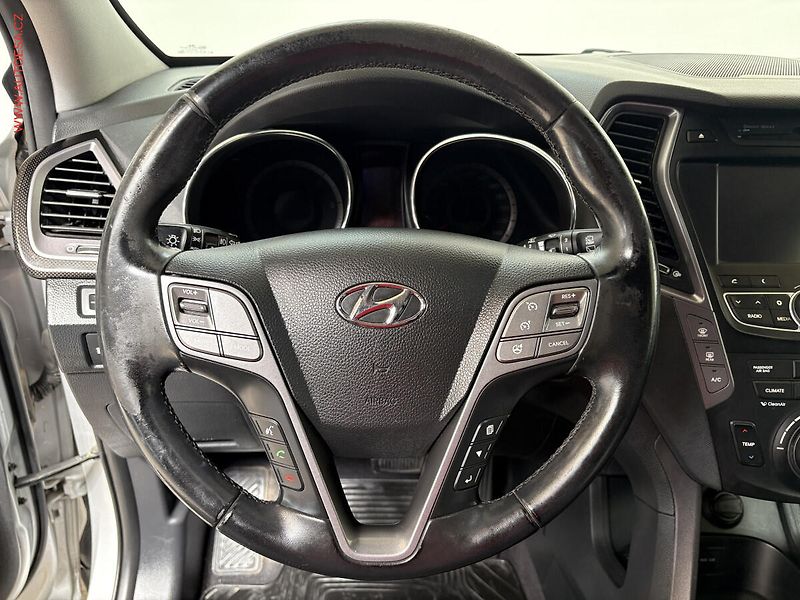 Hyundai Santa Fe (2012) 2.2 CRDi 4x4, Premium - fotka 17 z 18