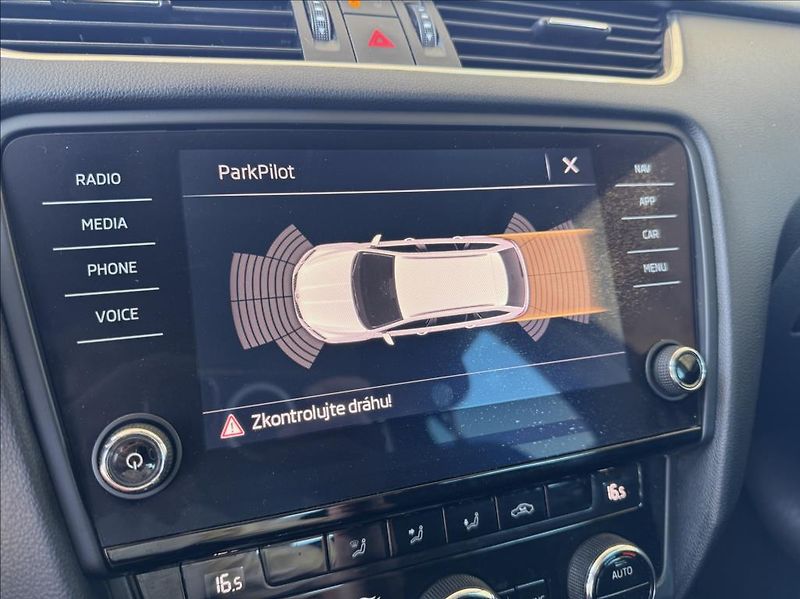 Škoda Octavia 1,6 TDI, Pravidelný servis - fotka 18 z 21