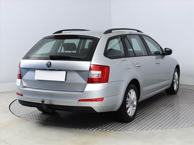 Škoda Octavia (2017) Ambition 1.6 TDI, Tempomat - fotka 5 z 14