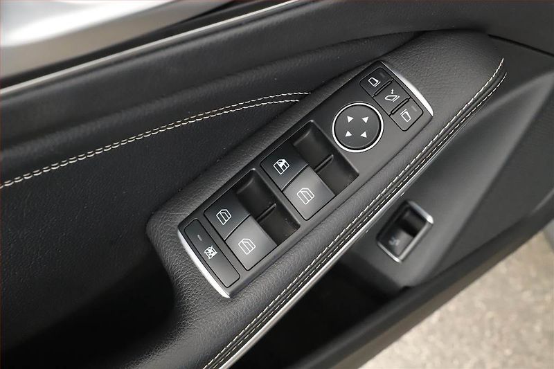Mercedes-Benz GLA (2016) 200 CDI 4MATIC, 4X4 - fotka 16 z 18