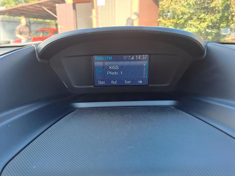 Ford Kuga (2015) 1.8 EB SERVISKA PĚKNÝ STAV - fotka 21 z 29