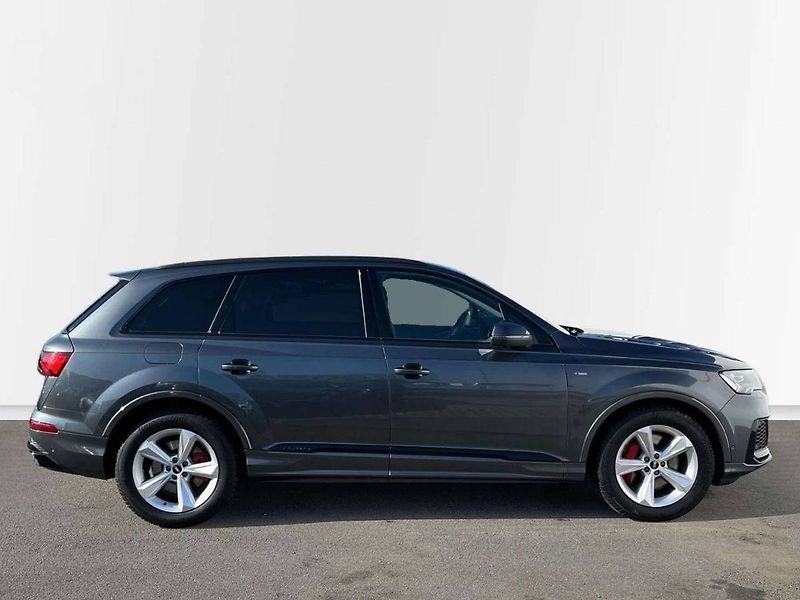 Audi Q7 (2023) S line 55 TFSI Quattro - fotka 7 z 20