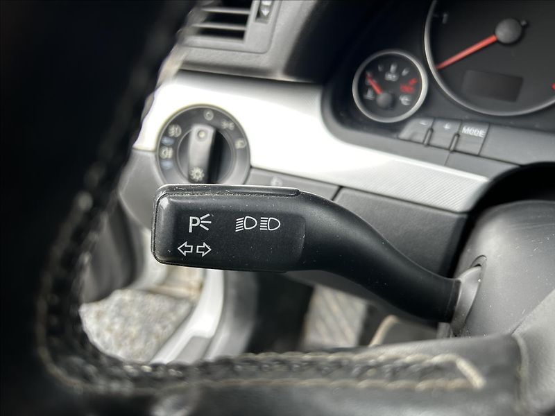Audi A4 2,0 TDi Automat  NováSTK,Tažné - fotka 19 z 42