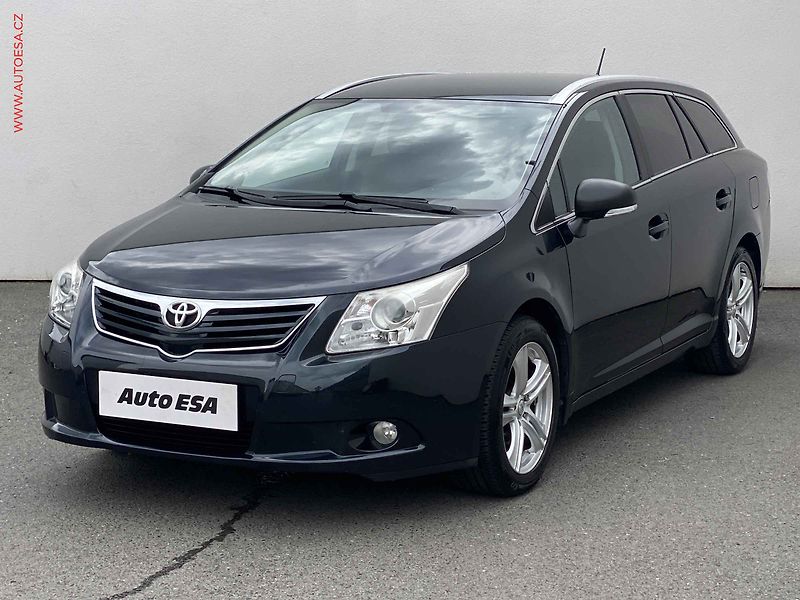 Toyota Avensis (2010) 1.8i, AC, TZ, navi - fotka 3 z 17