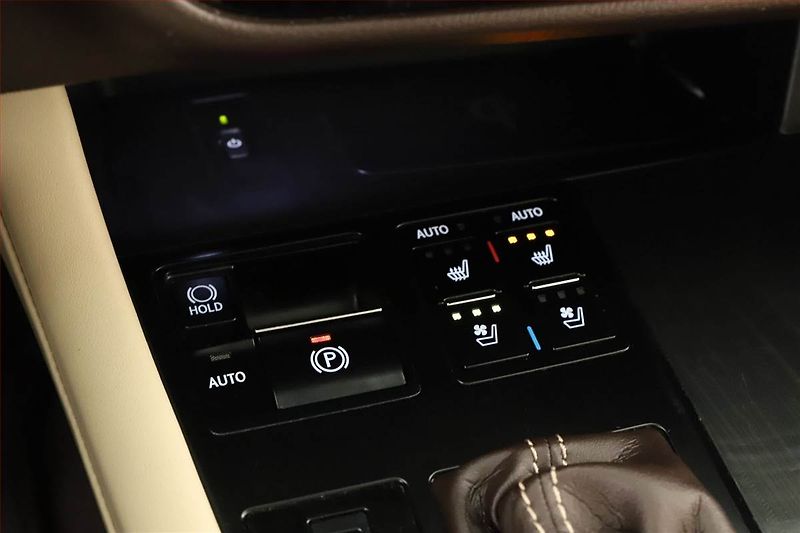 Lexus RX 400h (2016) 200t AWD - fotka 21 z 26
