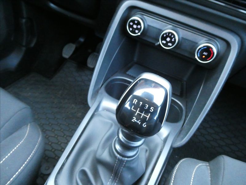 Citroën C3 Aircross 1,2 Turbo 100ps YOU,2 x pneu - fotka 30 z 41