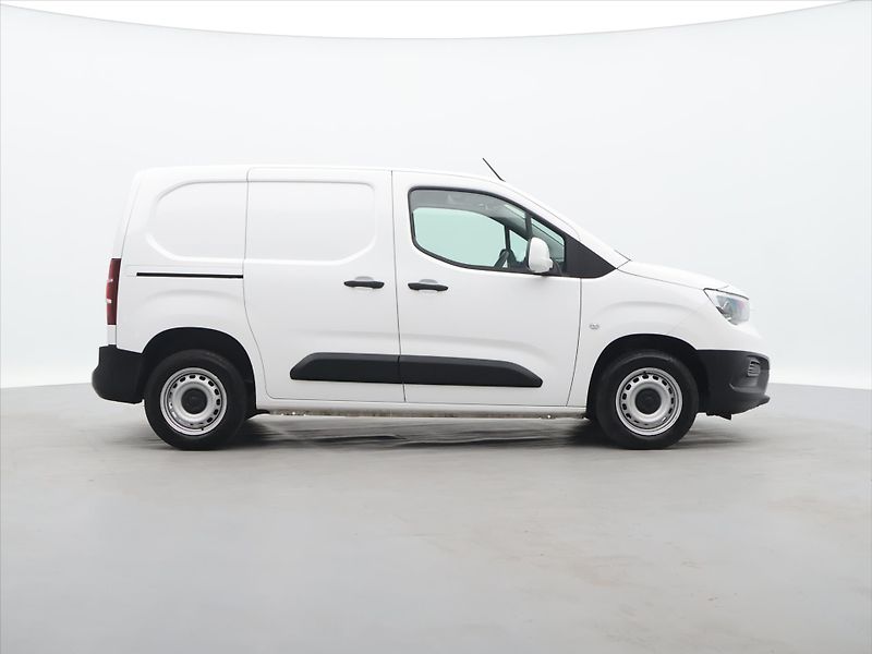 Opel Combo 1,2 Turbo 81 kW S/S Enjoy - fotka 8 z 25