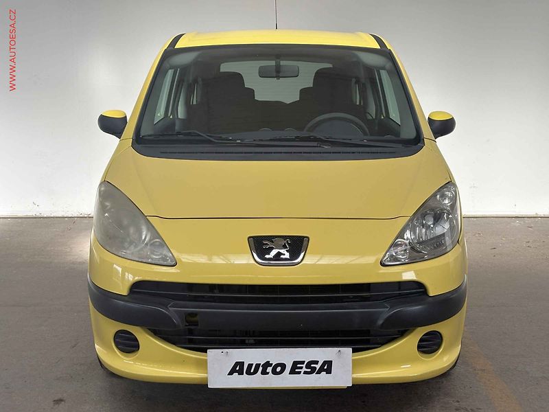 Peugeot 1007 (2006) 1.4i, AC, tažné - fotka 2 z 14