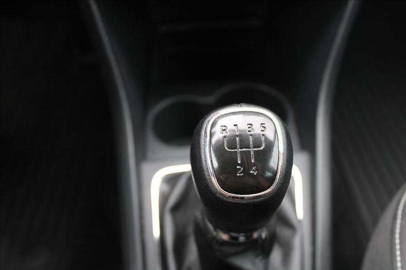 Škoda Rapid 1,6 TDi  DIG. KLIMA, STK 9/27 - fotka 20 z 23