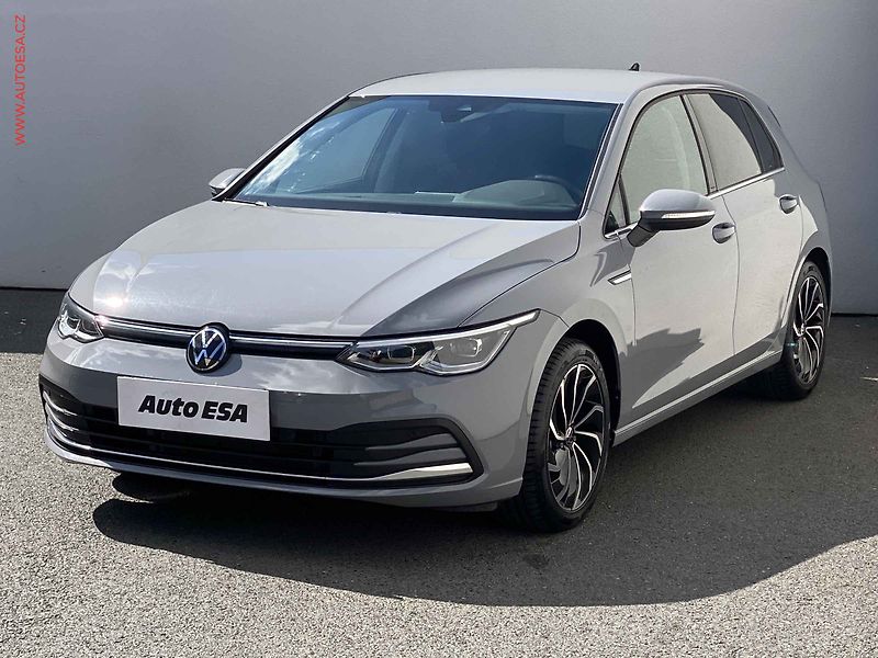 Volkswagen Golf (2023) 1.5 TSi, ČR, Style, AT, LED - fotka 3 z 21