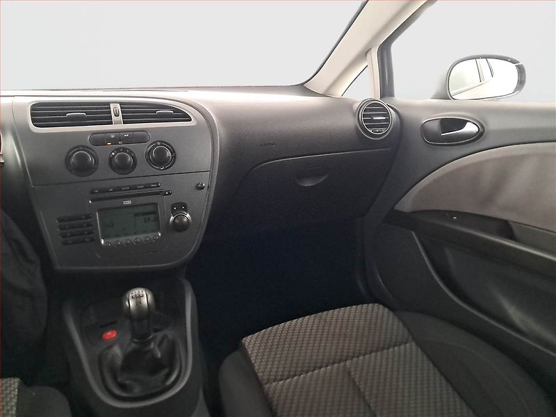 Seat Leon (2008) 1.9 TDI, Serv.kniha, po STK - fotka 7 z 17