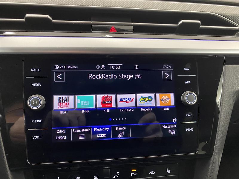 Volkswagen Arteon 2,0 TDi 147kW DSG R-LINE - fotka 17 z 28