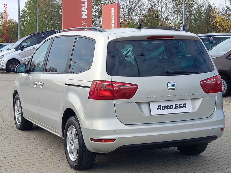 Seat Alhambra (2011) 2.0 TDi 4x4, Style, navi - fotka 6 z 21