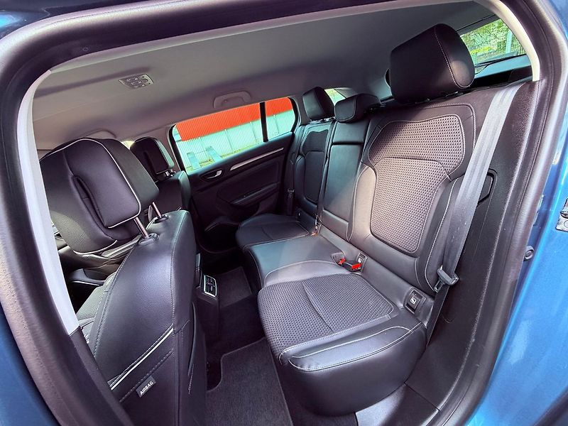 Renault Mégane 1.3 TCe EDC, Bose, Navi, TOP - fotka 12 z 28