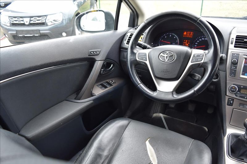 Toyota Avensis 2,2 D-CAT 130KW NOVÉ V CZ - fotka 23 z 43