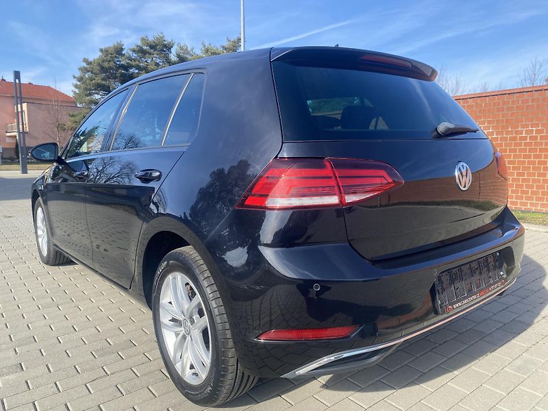 Volkswagen Golf 1.6TDi,PLNÁ VÝB.SUPER STAV!! - fotka 43 z 48