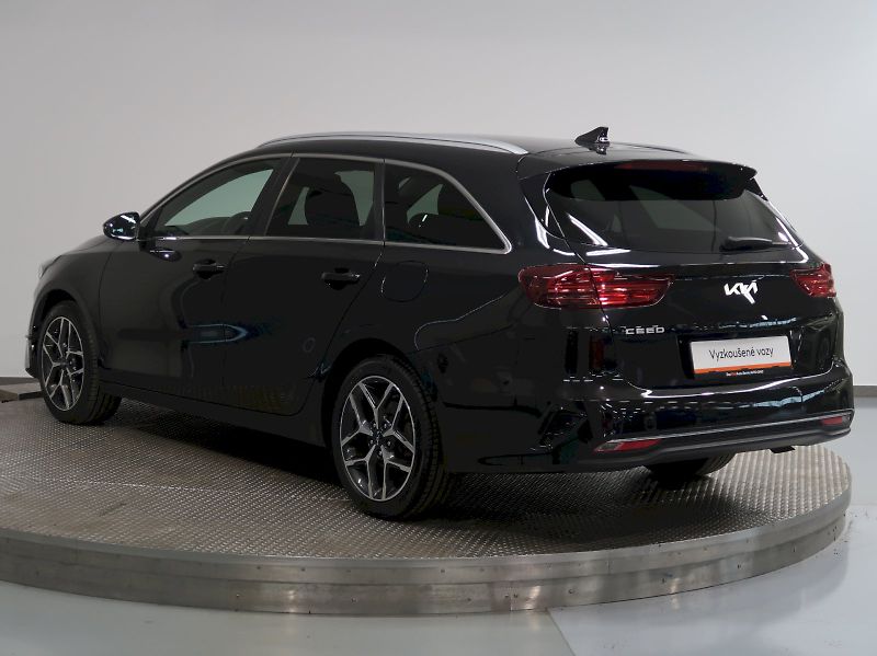 Kia Ceed (2022) SW TOP 1.5T-GDi 118KW - fotka 7 z 33