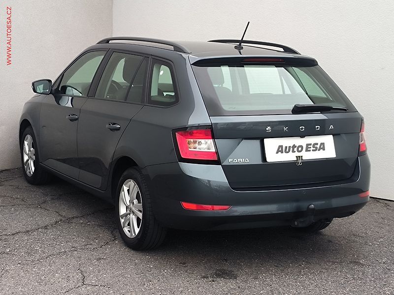 Škoda Fabia (2021) 1.0 TSI, Ambition, TZ, kamera - fotka 6 z 21