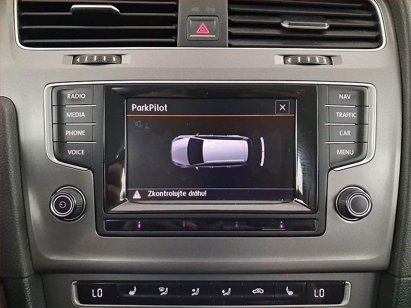 Volkswagen Golf (2014) 1.6 TDI, Automat, Navi - fotka 19 z 19