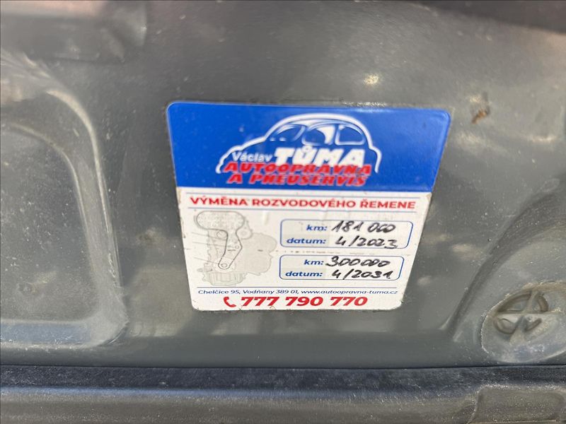 Hyundai Santa Fe 2,2 CRDi - fotka 23 z 25