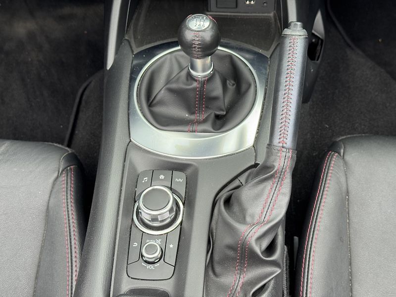 Mazda MX-5 1.5 96 kW Soft top CarPlay - fotka 13 z 28
