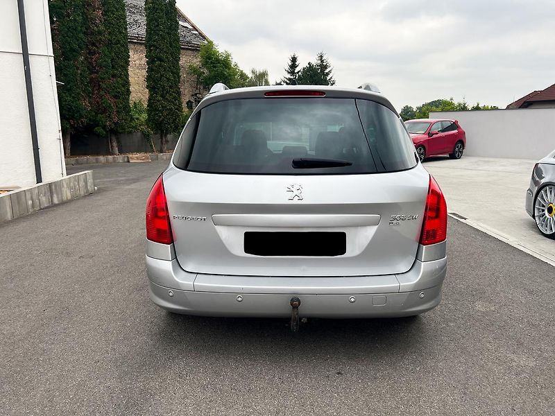 Peugeot 308 SW Exclusive 1.6HDi 82kW - fotka 4 z 14
