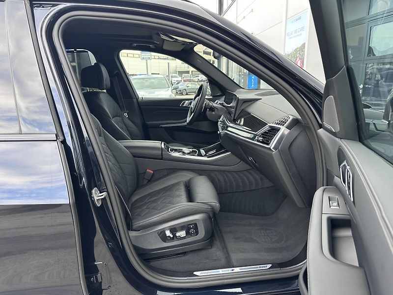 BMW X5 xDrive30d M-Sport PRO - fotka 9 z 34