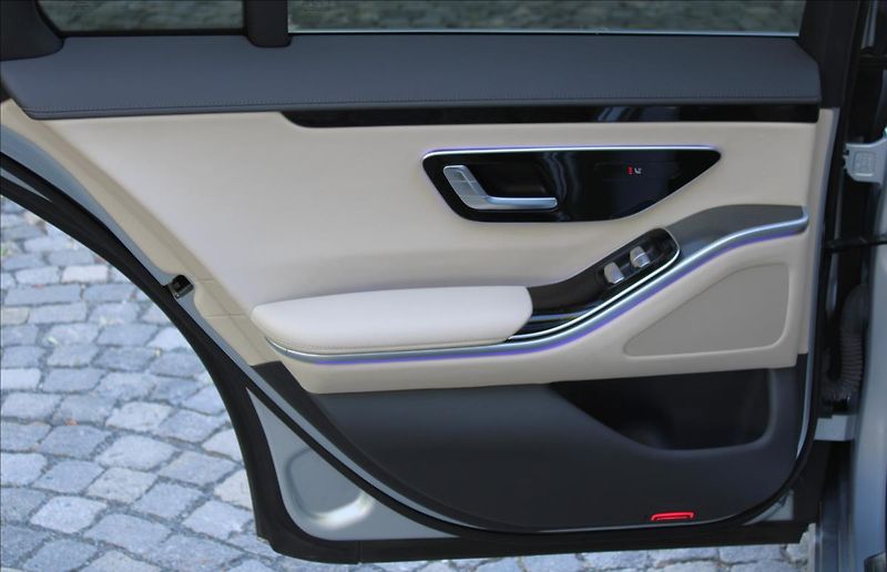 Mercedes-Benz Třídy S 350d 4M/PANO/HUD/360°/CZ - fotka 39 z 50