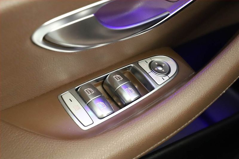 Mercedes-Benz Třídy E (2018) E 220 d, Automat, Kůže, Navi - fotka 12 z 18