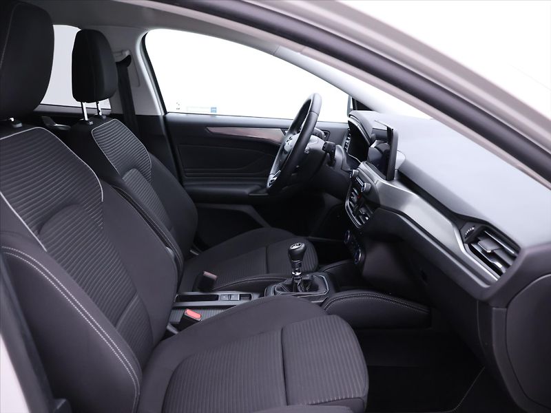 Ford Focus 1,5 Titanium X CZ 1.Maj. DPH - fotka 12 z 31