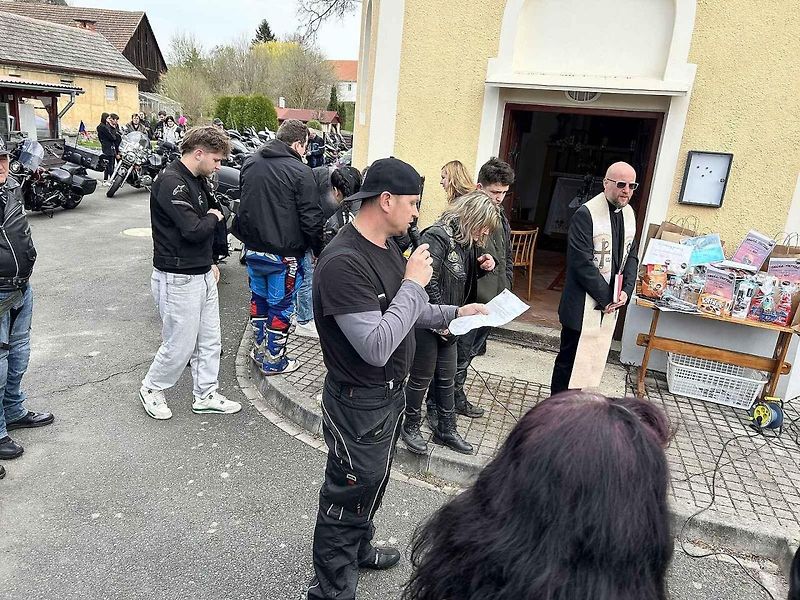 Žehnání motorek v Puclicích.