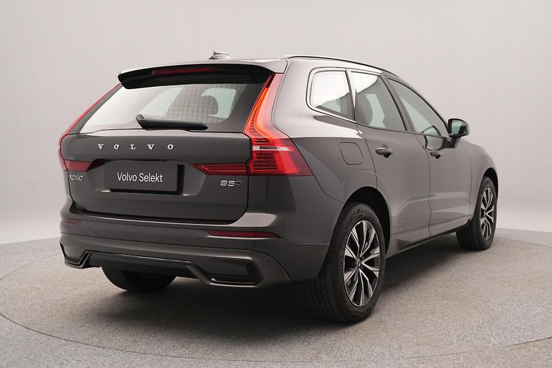 Volvo XC60 B5 AWD PLUS DARK CZ 1.maj - fotka 11 z 50