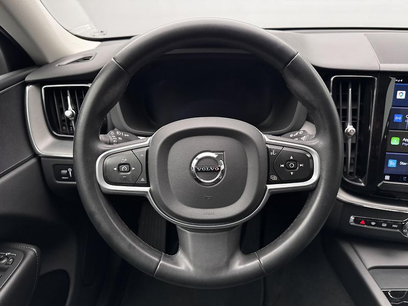 Volvo XC60 B5 AWD CORE CZ AUT 1.MAJ - fotka 3 z 42