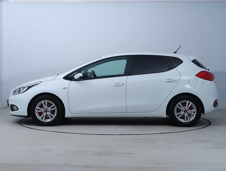 Kia Ceed (2015) 1.4 CVVT, Serv.kniha, Tempomat - fotka 3 z 18