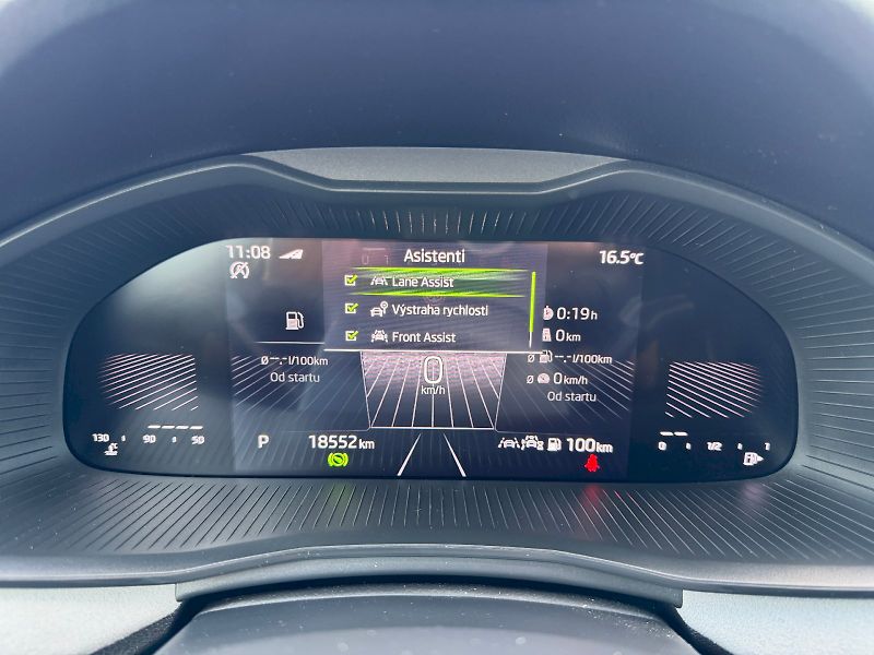 Škoda Kamiq (2025) 1.0 TSI 85kW DSG Top Selection - fotka 14 z 35