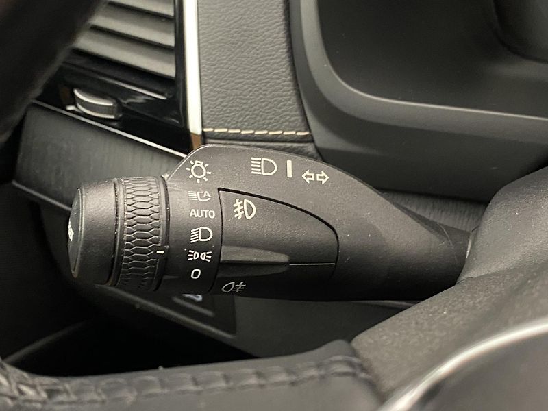 Volvo XC90 B6 AWD INSCRIPTION AUT CZ 7m - fotka 22 z 51