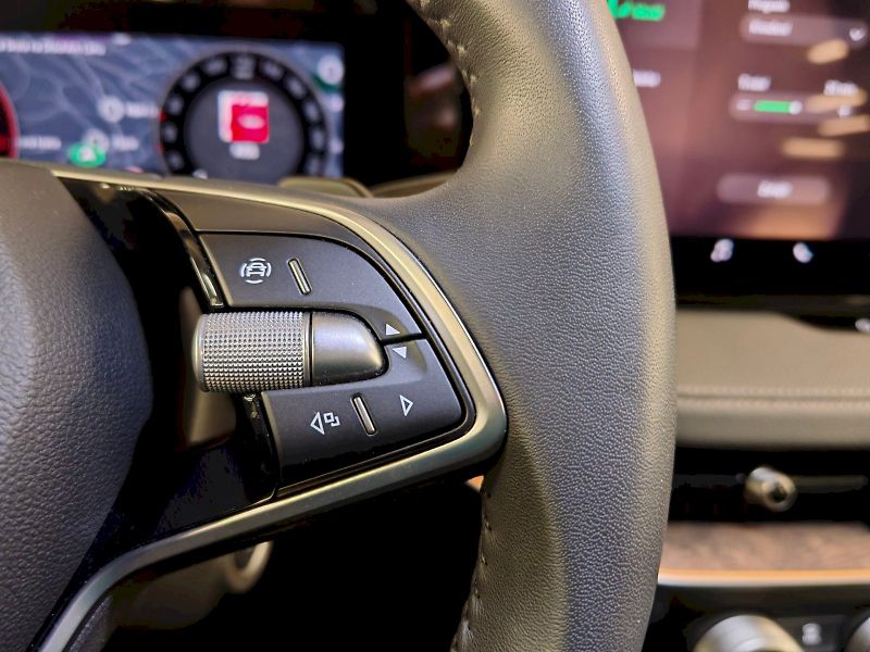 Škoda Superb (2024) Combi 2.0 TDI 142 kW DSG 4x4 L - fotka 9 z 35