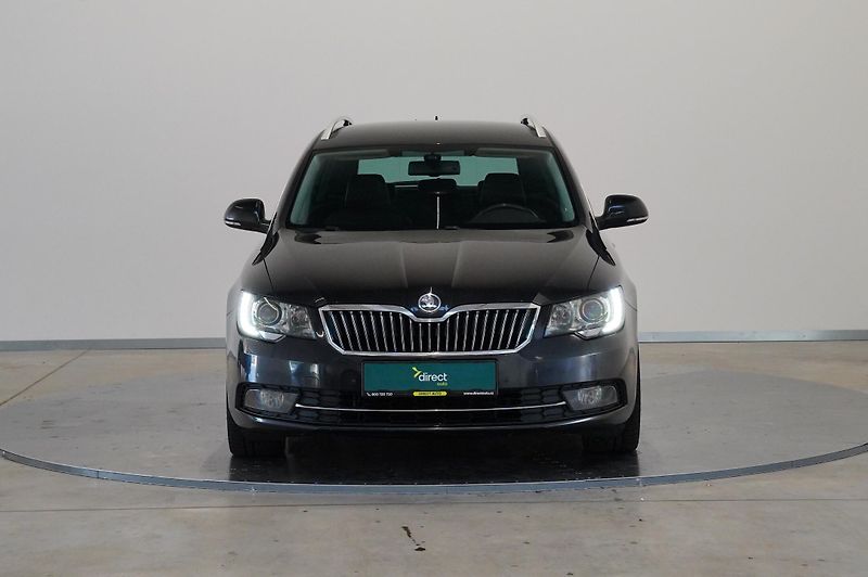 Škoda Superb - fotka 4 z 29