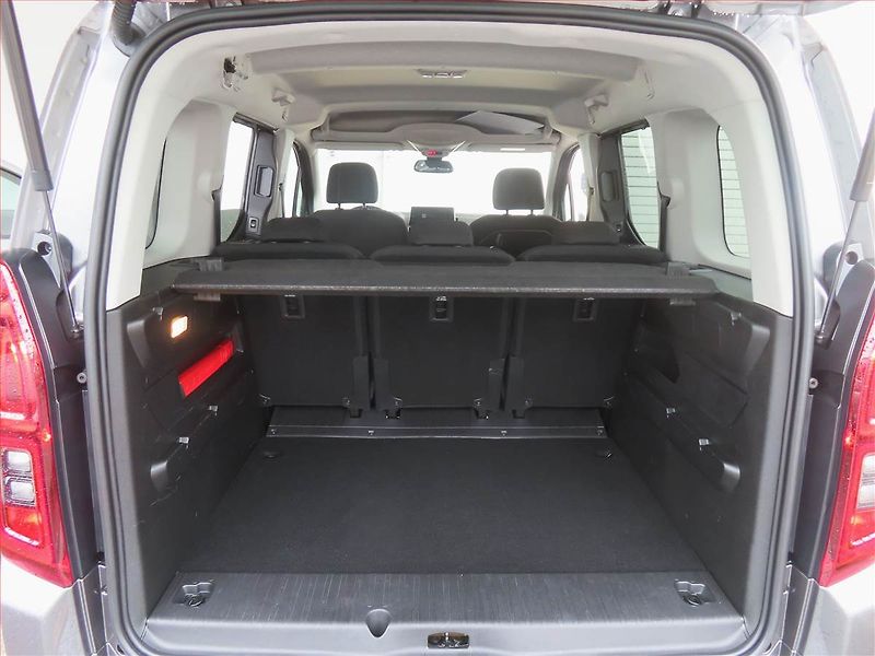 Opel Combo (2022) Elegance 1.2 Turbo, 5Míst, ČR - fotka 14 z 17