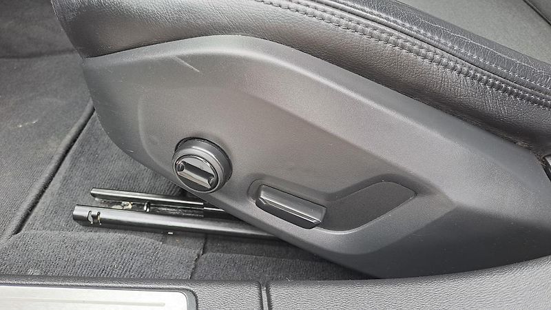 Volvo V60 2.0 D3 Momentum NAVI - fotka 21 z 31