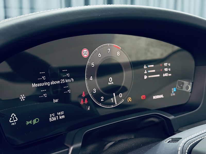 Porsche 911 (2025) 992.2*CABRIO*CHRONO*ZÁRUKA - fotka 27 z 44