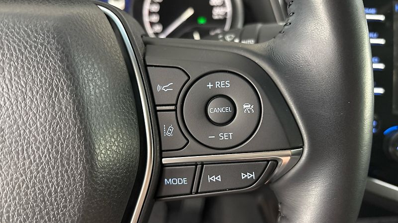 Toyota Camry 2.5 Hybrid AUT Executive - fotka 14 z 27