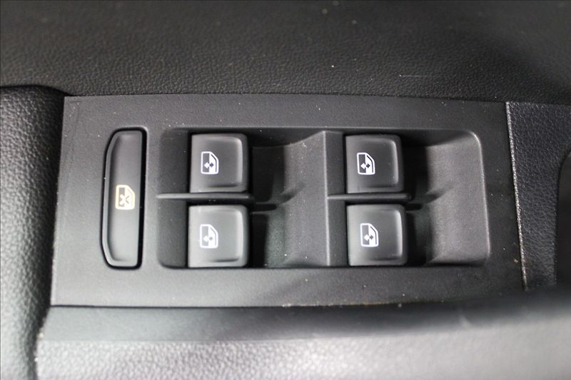 Škoda Octavia 2,0 TDI RS DSG 4x4 virtual pan - fotka 13 z 33