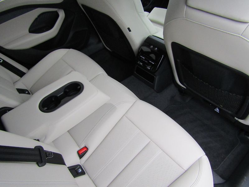 Audi A6 2,0 TFSI eHybrid - fotka 25 z 30